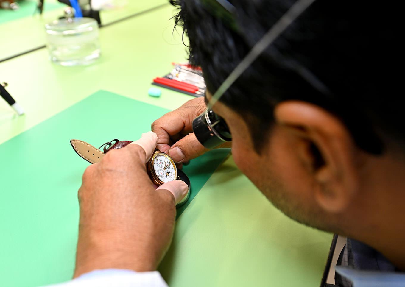 luxury watches Service