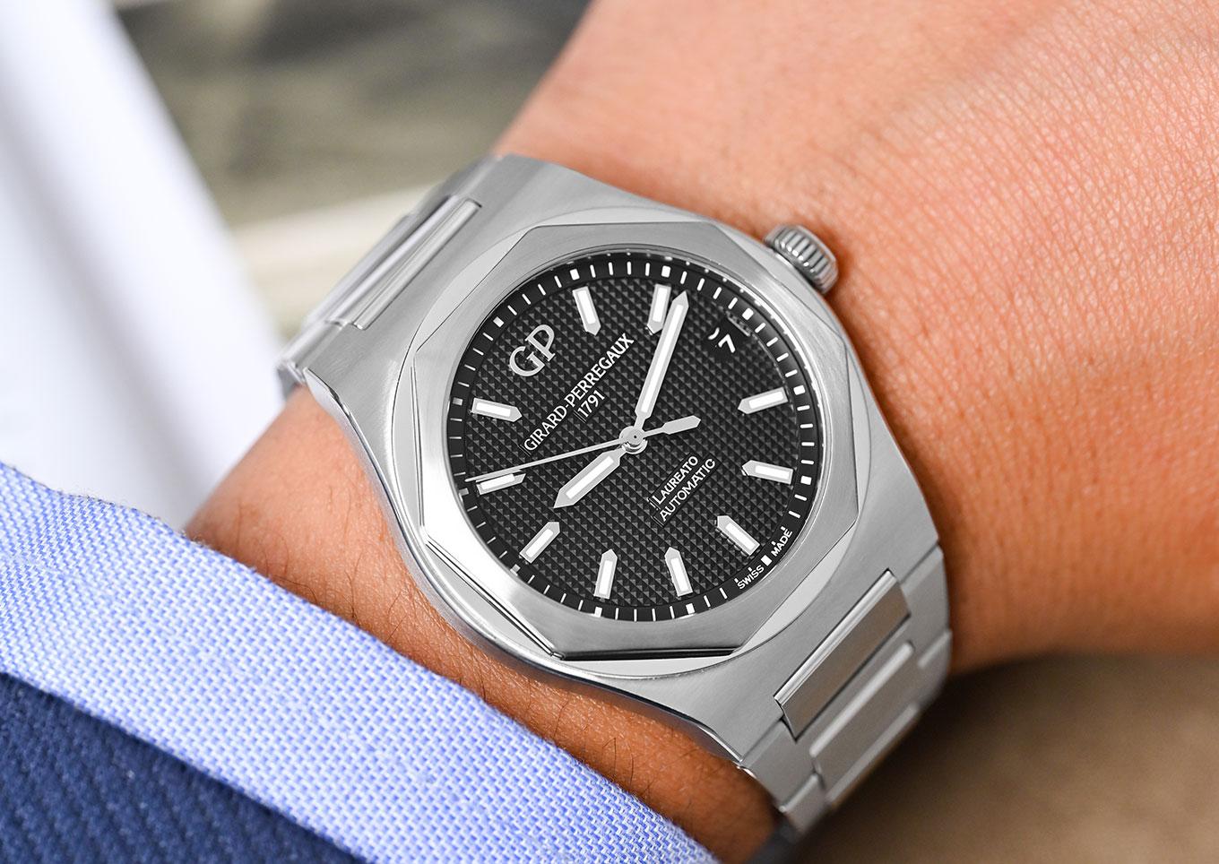 pre-owned Girard-Perregaux Laureato 81010-11-634-11A
