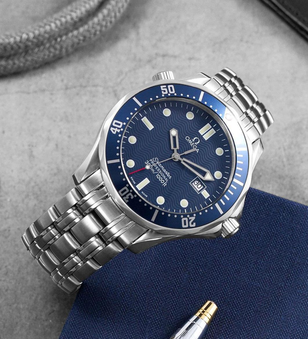 Which watches are worn by James Bond?