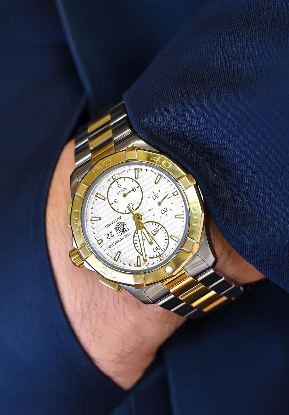 The TAG Heuer Aquaracer is a line of diver watches that can readily endure the most demanding sailing conditions. These watches also boast a stylish, sporty look that makes them perfect for daily wear