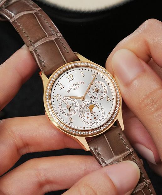 dress watch 2025