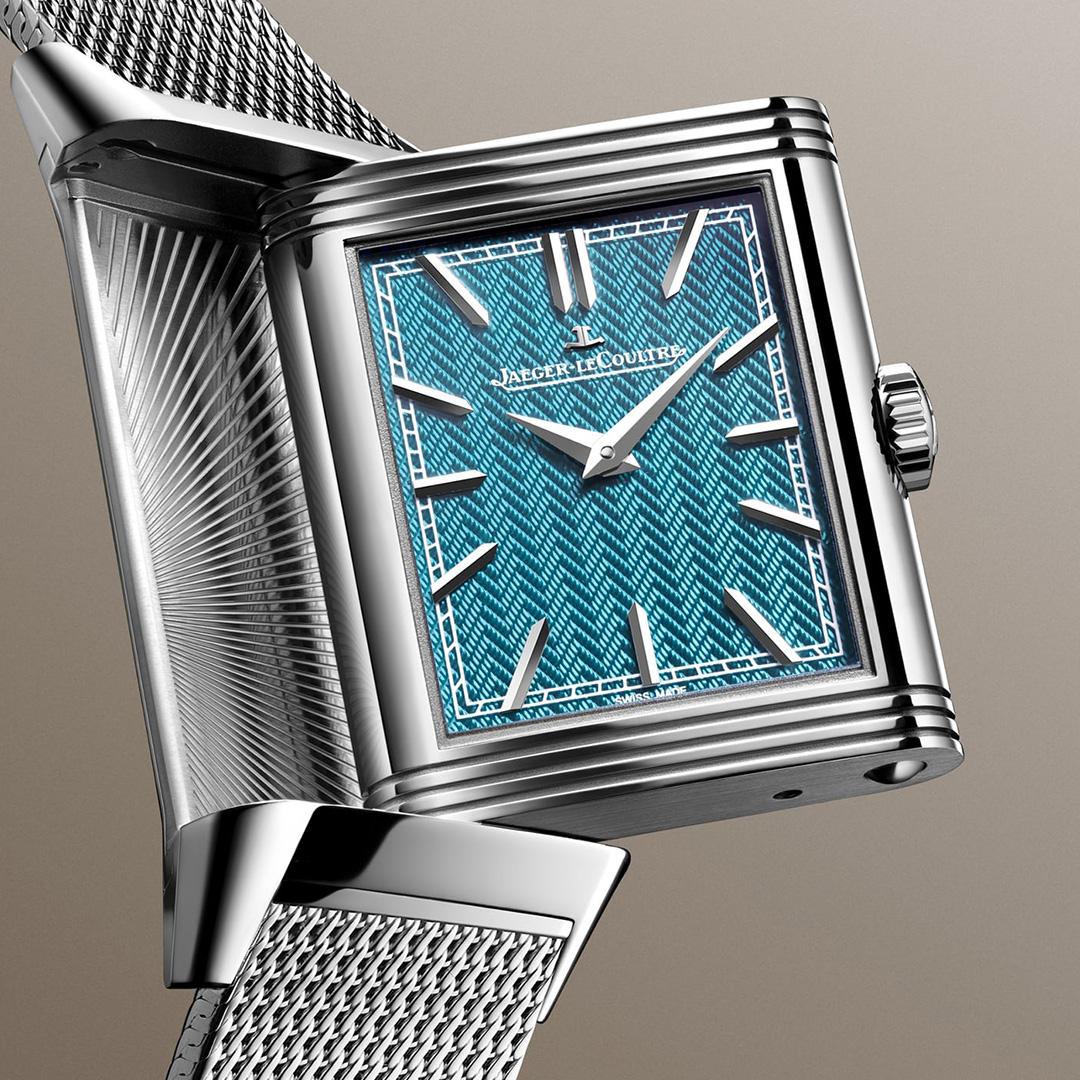 The Reverso: Hokusai\'s waterfall watch