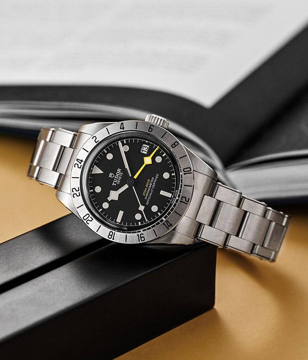 The Black Bay Pro is certainly a watch that can be worn anywhere. While its understated profile is perfect for everyday use, the 200m water resistance and GMT functions makes it apt for water adventures or travelling