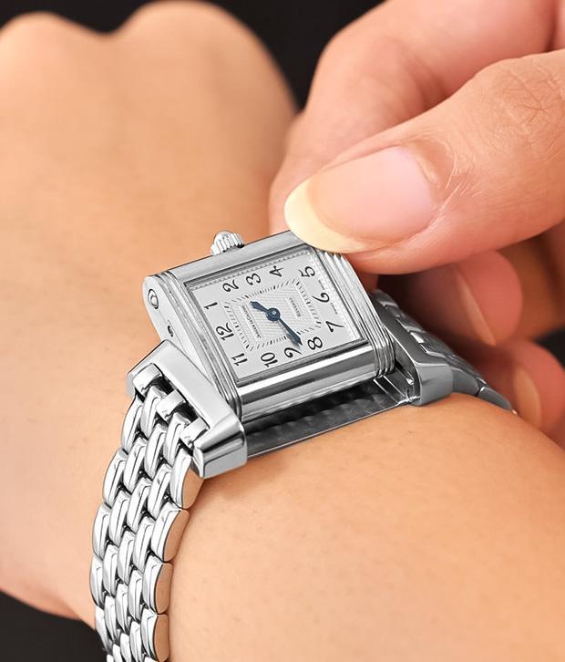 Over the years, the Reverso has evolved from its original utilitarian roots into a true classic in the world of horology. Its signature reversible case now offers a canvas of numerous iterations.