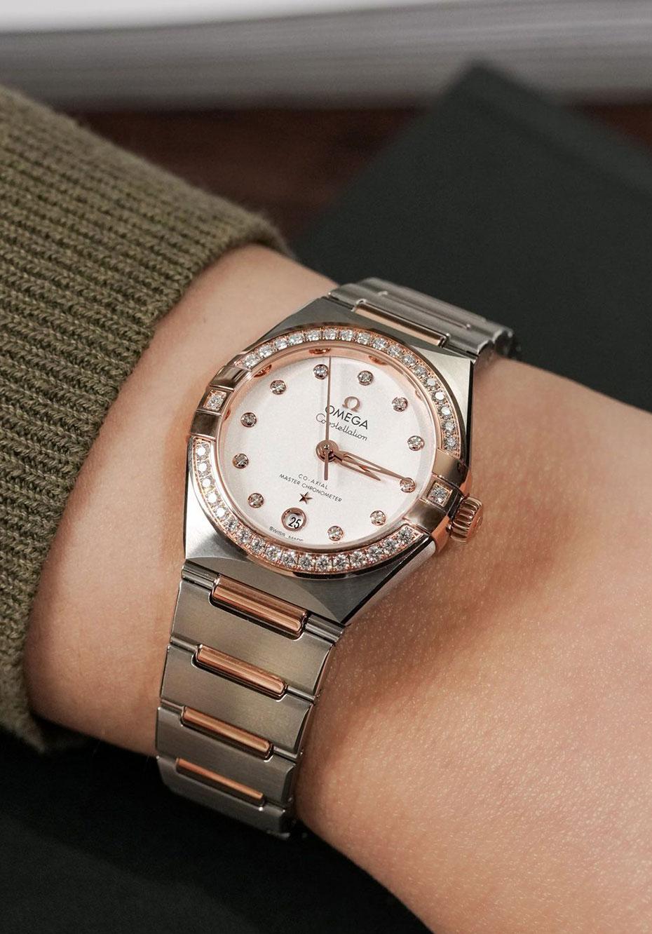 From the timeless round form to the bold asymmetry of avant-garde designs, each case shape carries a distinct identity, shaping the aesthetic and functional character of a timepiece.