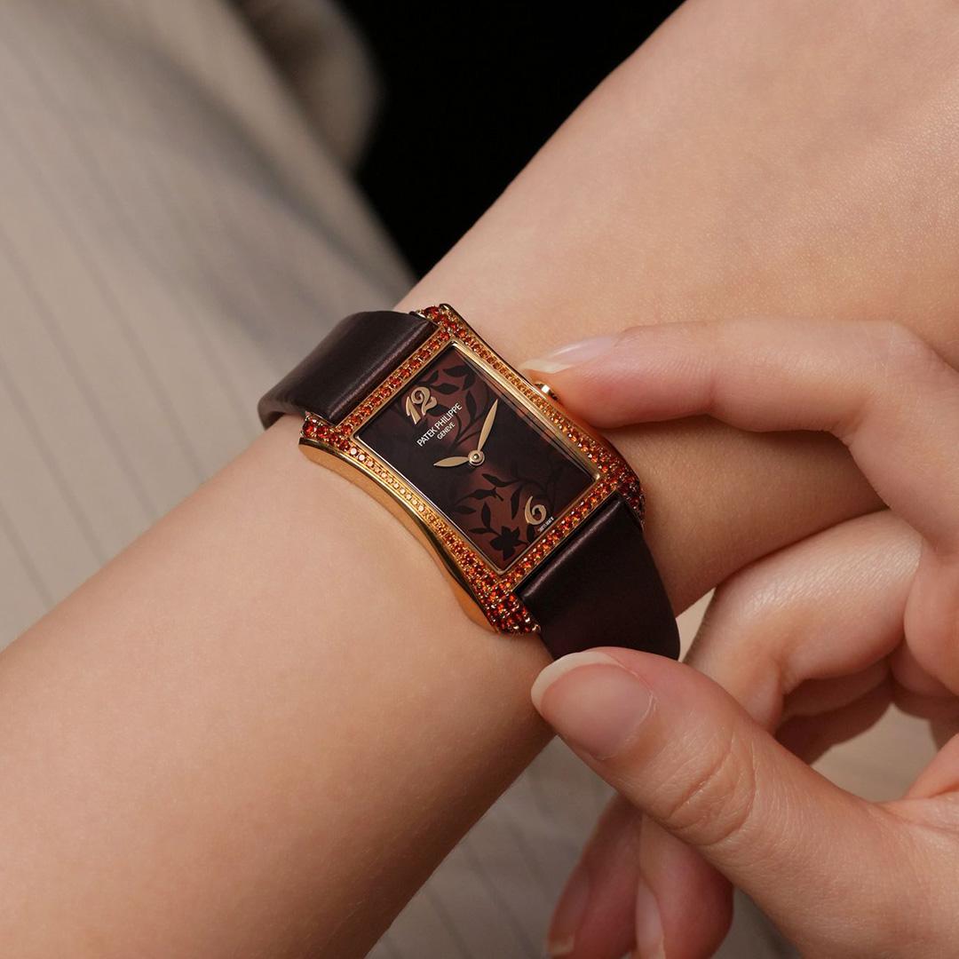 dress watch 2025