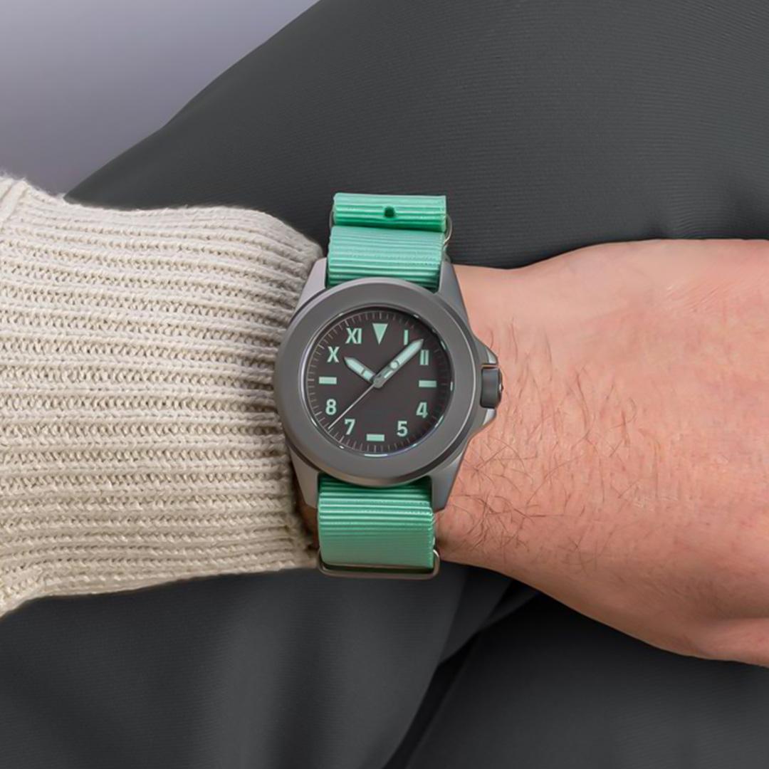Unimatic Modello Quattro Titanium Wrist Shot