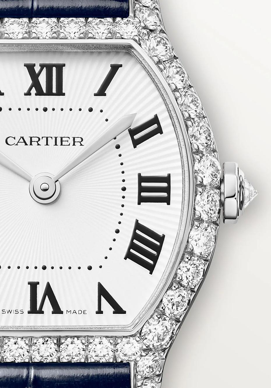 The standout technical release from Cartier’s 2026 lineup is easily the Tortue Monopoussoir. Produced in limited numbers across platinum and yellow gold, the watch revives one of Cartier’s most historically important case shapes while integrating a movement designed specifically around the Tortue architecture.